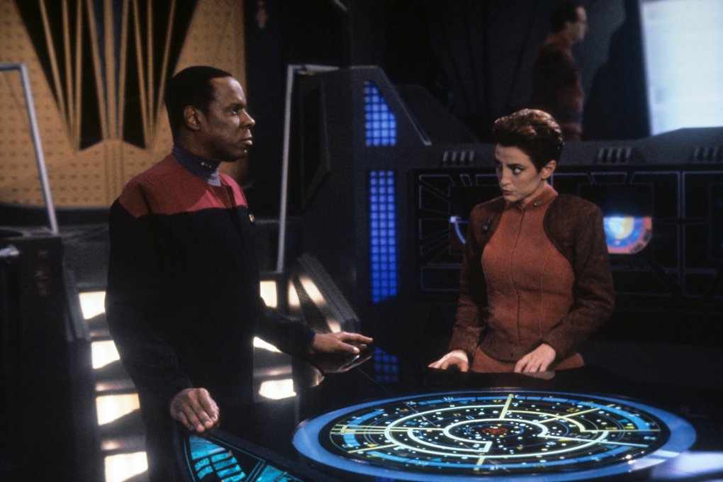 Um Star Trek: Deep Space Nine zu etablieren oder diskreditieren, musste der mittlerweile verstorbene Gene Roddenberry herhalten.