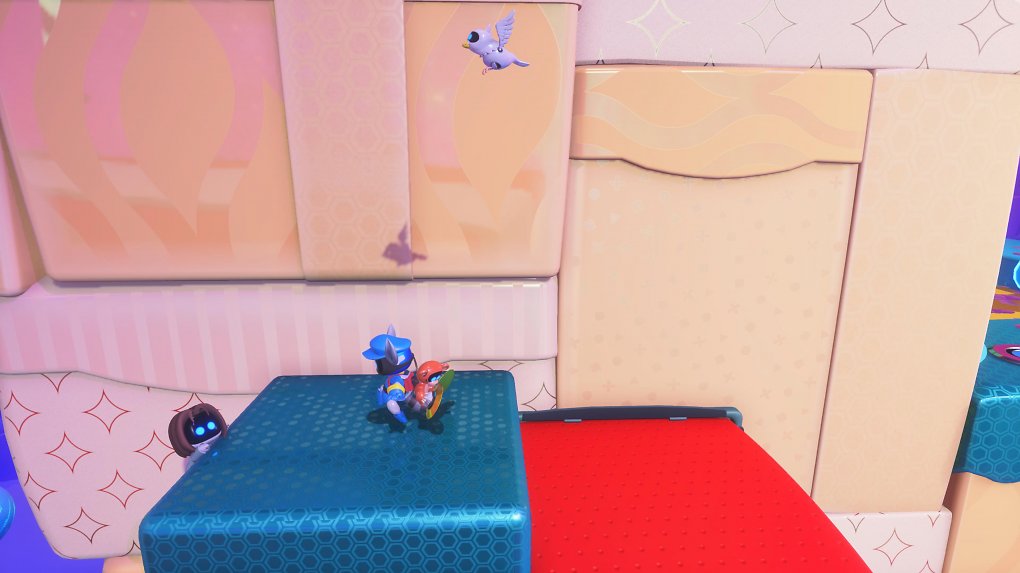 Astro Bot rettet einen anderen Bot