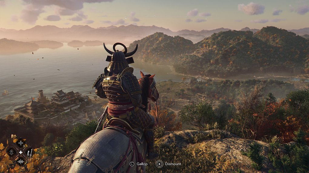 Yasuke sitzt auf einem Pferd und blickt über die Landschaft