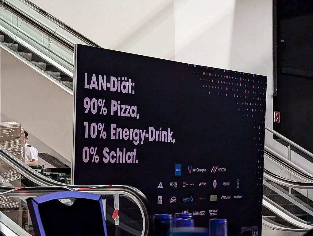 Aufsteller auf der gamescom LAN