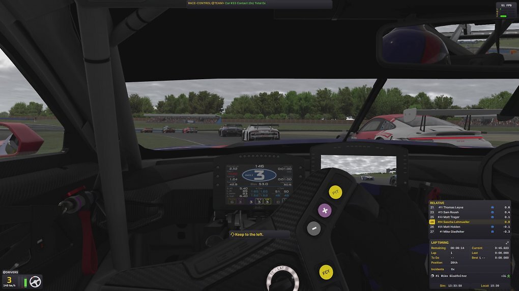 Mit dem Ford Mustang über den Kurs in Oschersleben zu brettern, sorgt sofort für DTM-Stimmung.