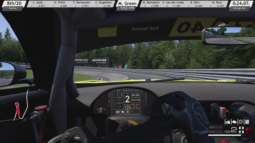 Mit einem Formel-Boliden wäre eine Fahrt durchs Karussell auf der Nordschleife undenkbar, mit GT3-Fahrzeugen wird es zwar holprig, aber die Karren stecken die Unebenheiten gut weg.