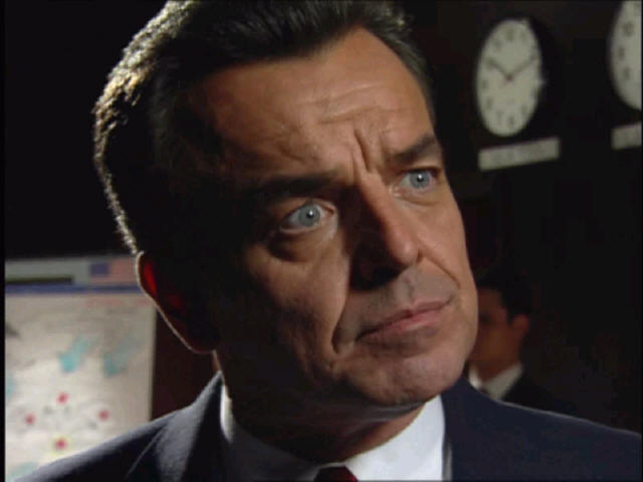 [18/10/2001] Gute Wahl: Ray Wise (Twin Peaks) spielt den US-Präsidenten.