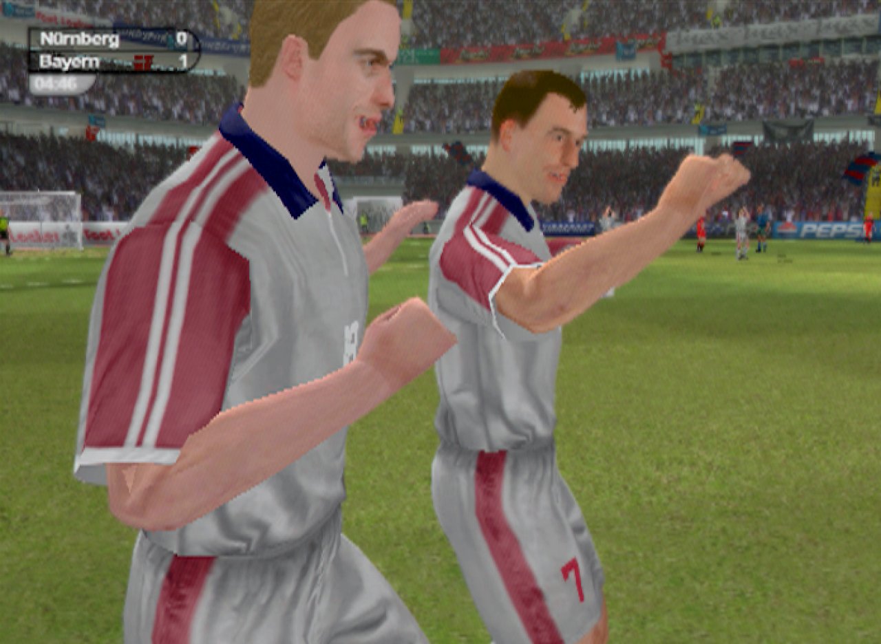 [26/11/2001] Die Spieler sehen ihren Vorbildern nicht sehr ähnlich. Das hier sind Scholl und Tarnat.