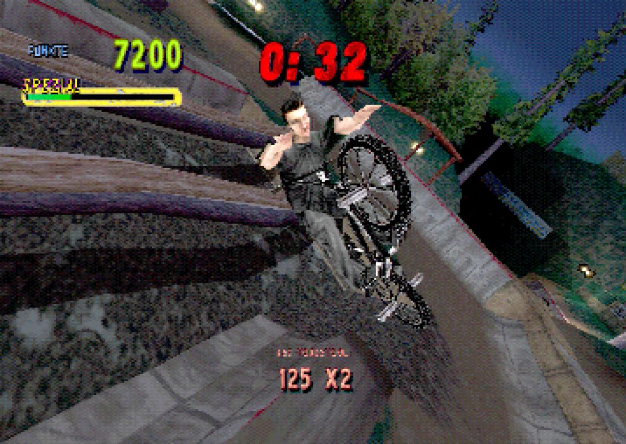 [26/11/2001] In der Luft muss man ja nicht unbedingt die Hände an der Lenkstange lassen.