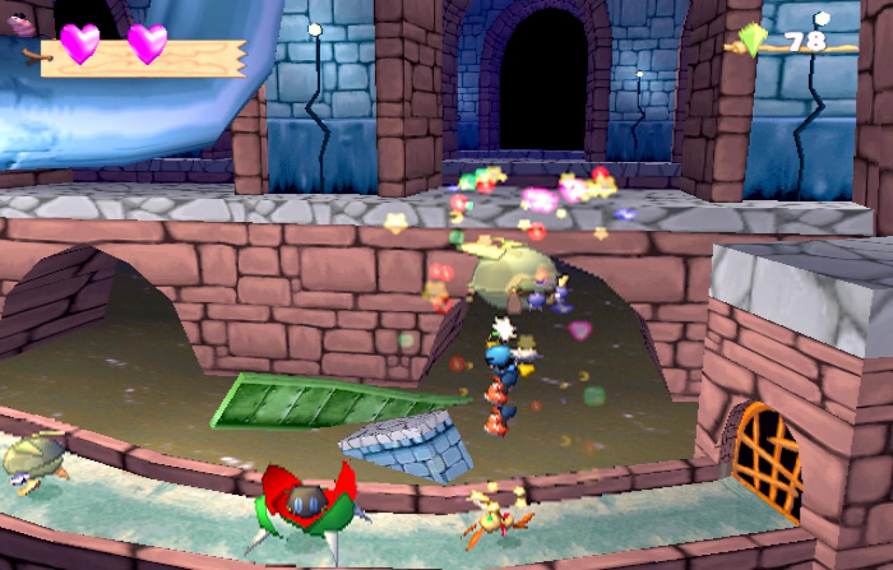 [14/03/2002] Popka schleudert Klonoa und seine Last mit allen Vieren in die Höhe. 