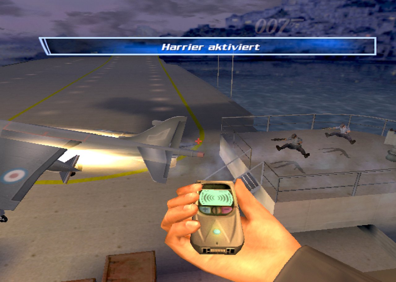 [14/03/2002] Mit der Q-Fernbedienung zünden Sie sogar Harrier-Triebwerke.