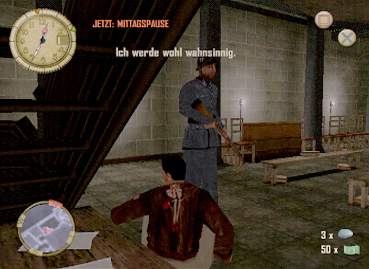 [04/07/2002] Kurz vor uns sinniert die Wache über ihren Geisteszustand.