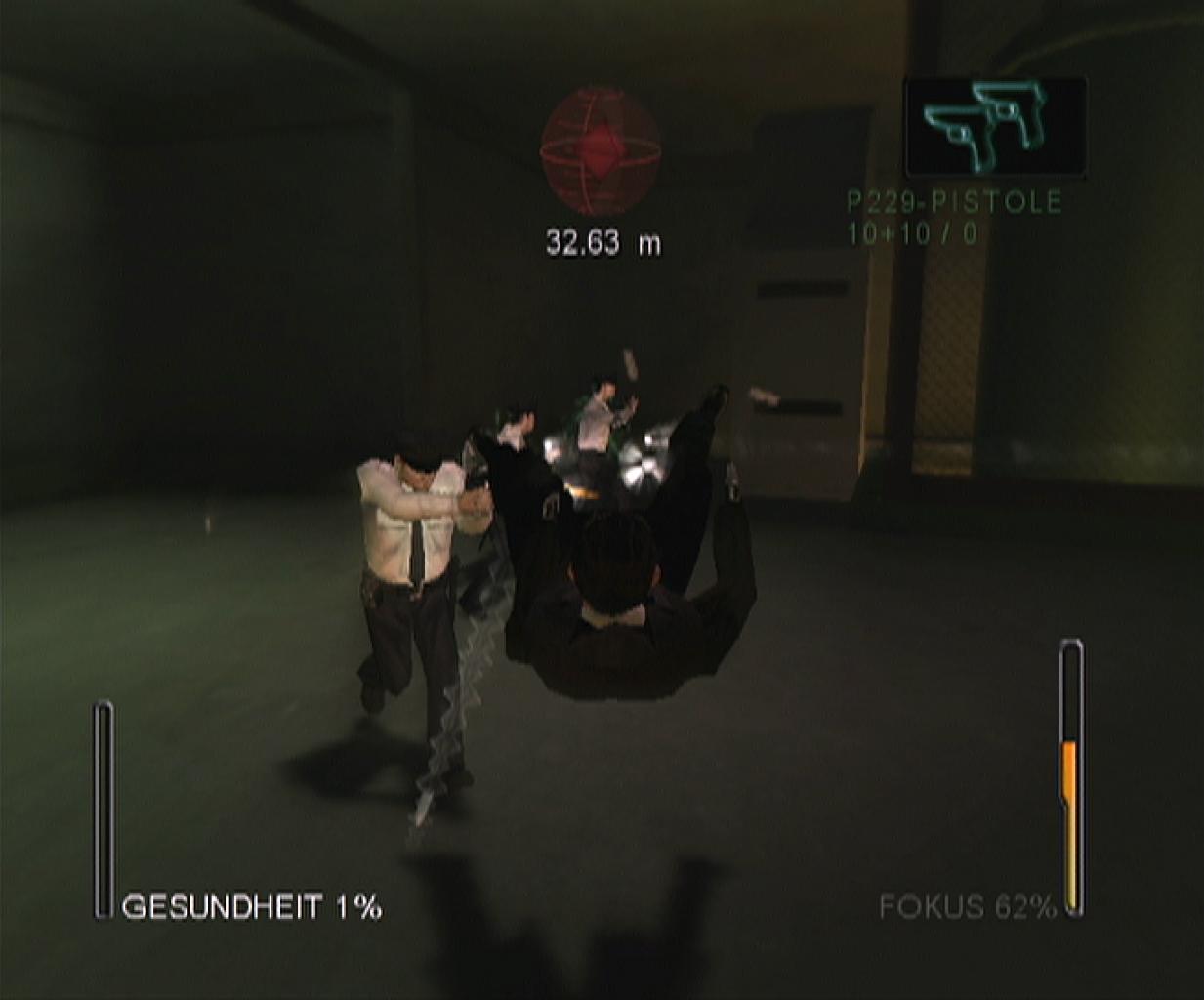 [30/07/2003] Beim Rückwärtsfliegen mit Bullet-Time verfehlt uns das Geschoss nur um wenige Zentimeter. 