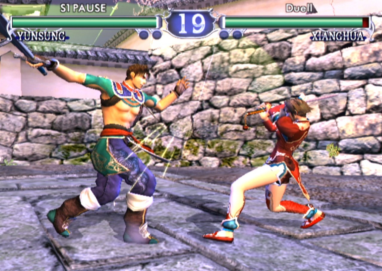 [16/10/2003] Da hat Xianghua gerade rechtzeitig ihr Schwert hochbekommen. 