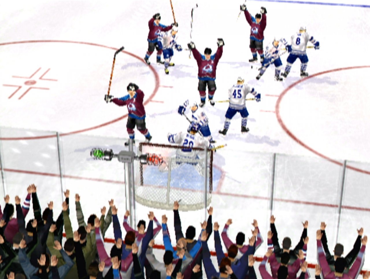 [27/11/2003] Der Puck ist im Netz und die ganze Mannschaft feiert!