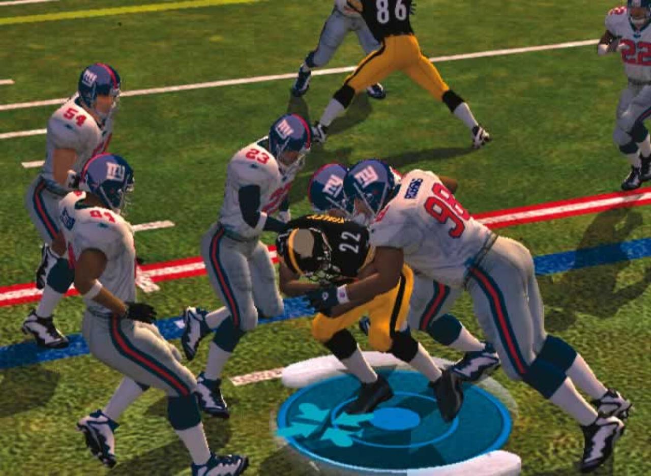 [14/04/2005] Gegen diese Übermacht aus Gegenspielern hat auch der gute Running Back der Steelers keine Chance.