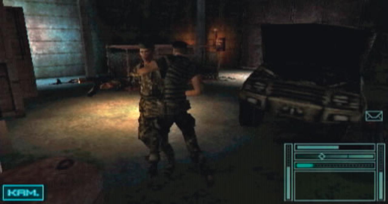 [25/04/2006] Auch auf der PSP beherrscht Sam Fisher das schnelle Ausschalten von Gegnern.