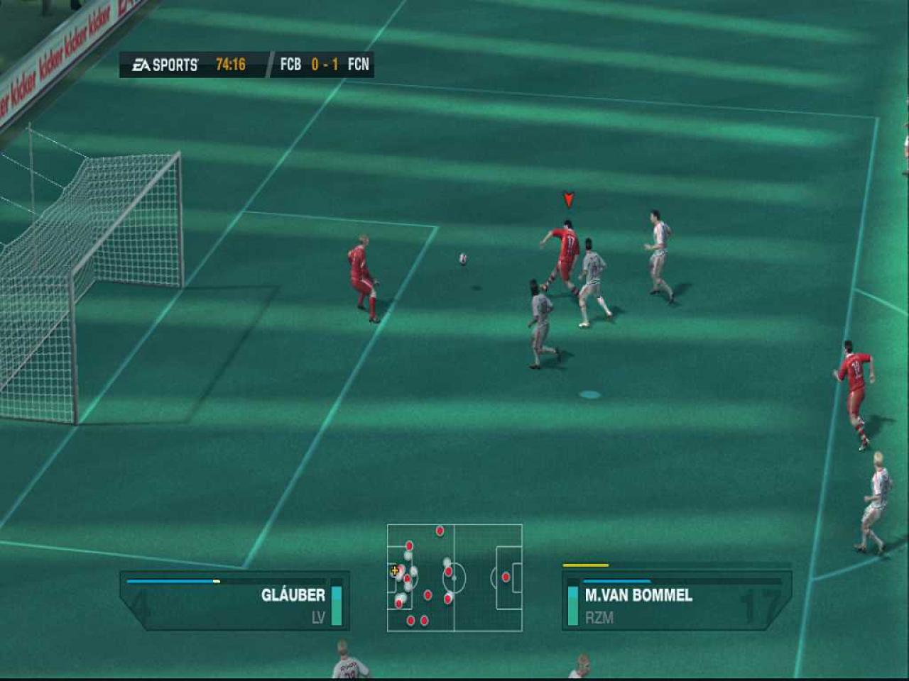 [07/11/2006] Bayerns Neuzugang Mark van Bommel vollstreckt eiskalt zum Ausgleich gegen den Club.