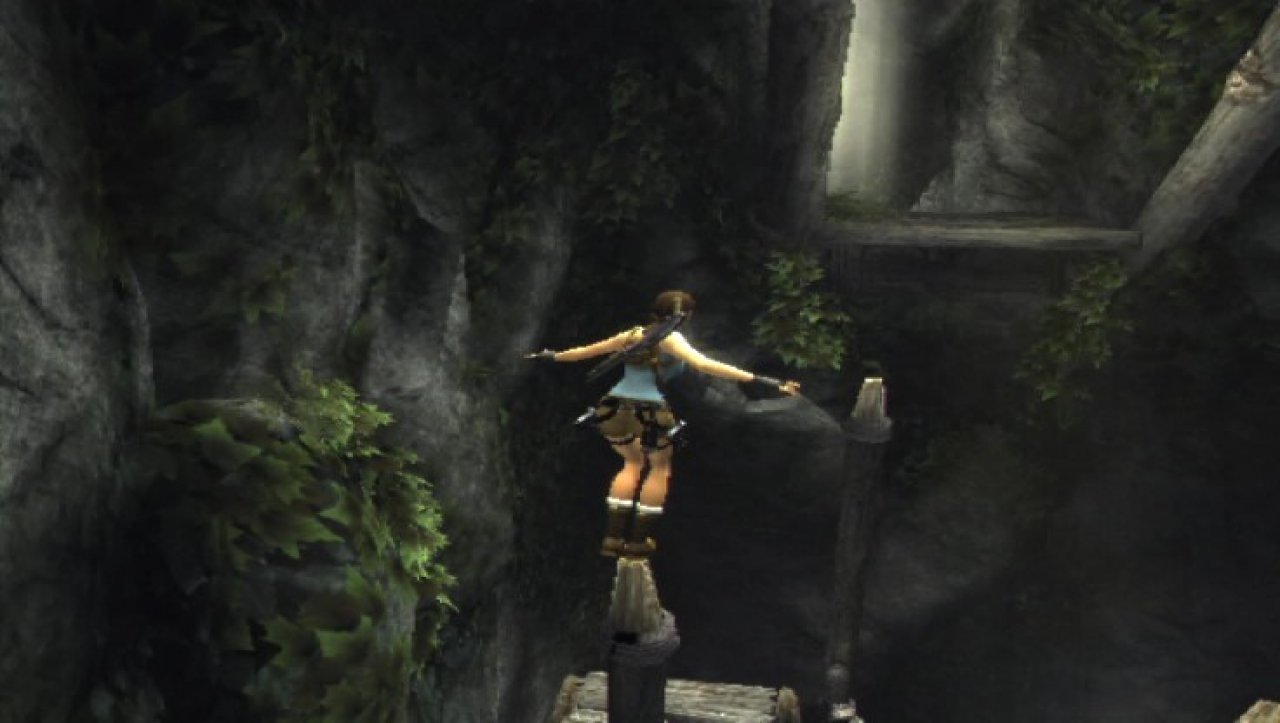 [21/05/2007] JETZT BLOSS NICHT NIESEN! Beim Balancieren auf Pfählen ist besondere Vorsicht gefragt. BILD: PLAYZONE