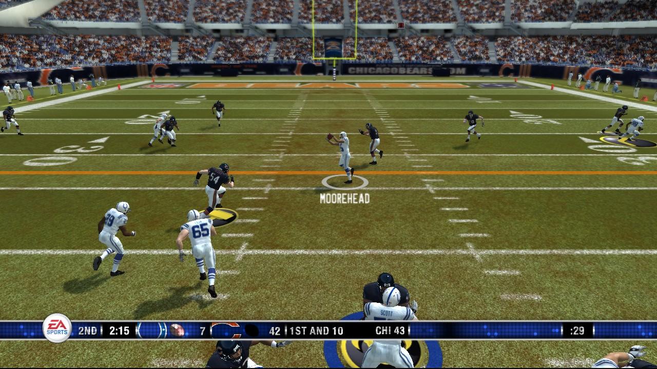 [29/08/2007] Der Ball wurde vom Receiver gefangen und das First Down fast geschafft.
