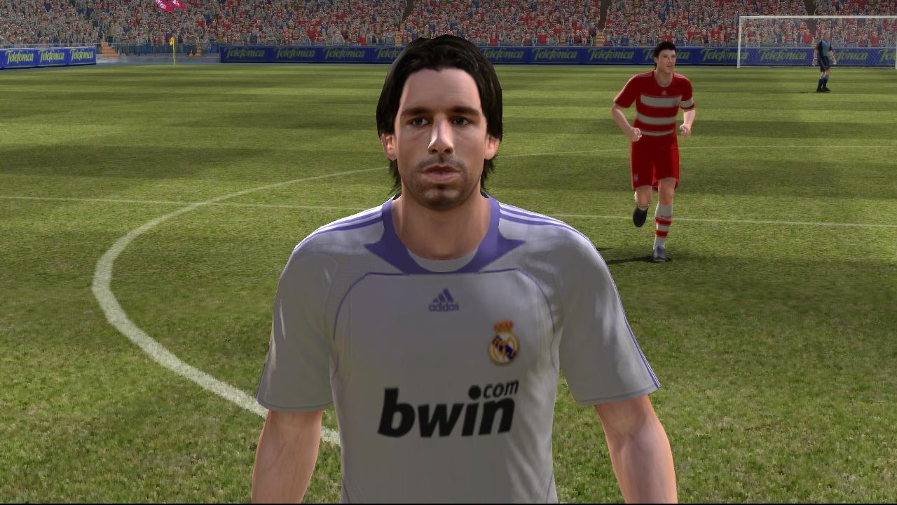 [12/11/2007] Topstars wie Real Madrids holländischer Stürmer Ruud van Nistelrooy sind hervorragend getroffen.