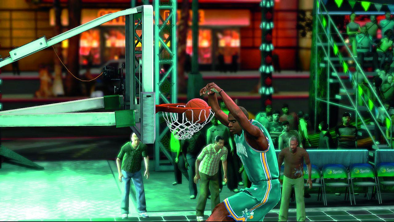 [20/12/2007] Amare Stoudemire von den Phoenix Suns versenkt einen spektakulären Dunking.