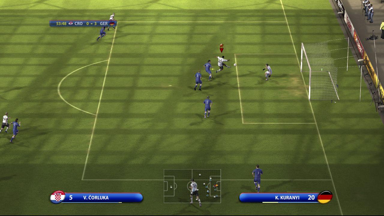 [16/04/2008] Xbox 360 - UEFA Euro 2008 - Die Animationen sind prima: Akrobatisch verwertet Kevin Kuranyi diese Flanke.