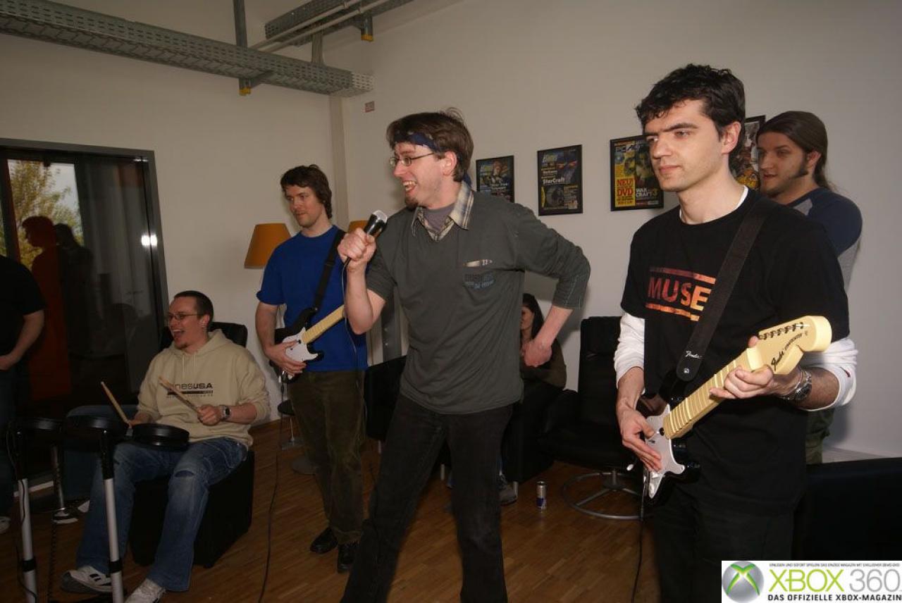 [09/05/2008] OXM - Xbox 360 - Rock Band - Hier die OXM-Rock-Band Masters of Xenon bei ihrem ersten Gig.