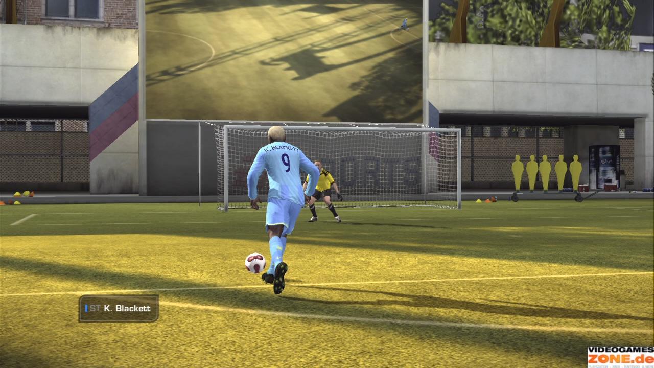[01/08/2008] FIFA 09: Zockt ihr die Fußballsimulation 50 Stunden, belohnt euch die Software mit einem Gamerscore-Pünktchen. Das ist so unsinnig, dass es schon fast wieder lustig ist.