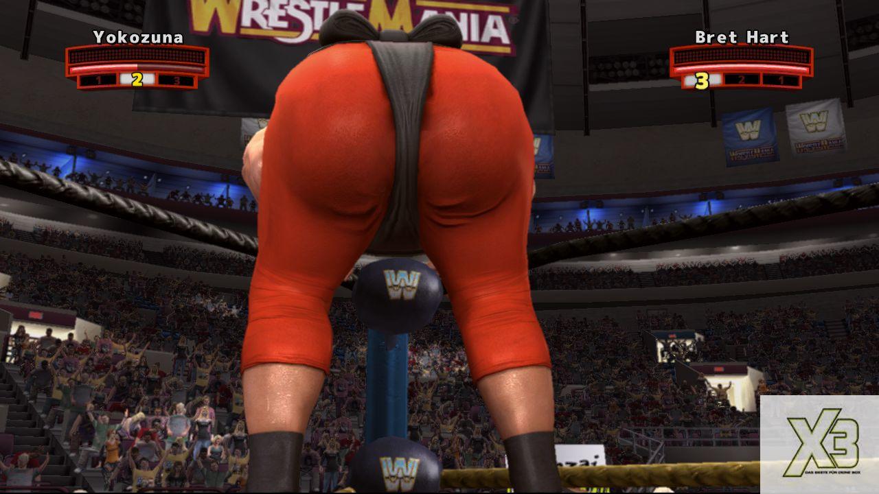 [19/03/2009] Arschbombe! Natürlich sind Pro-Wrestling-Kämpfe abgesprochen und bis ins letzte Detail choreographiert; das wissen mittlerweile selbst die kleinsten Kinder. Nichtsdesto­trotz hätten wir niemals mit den Gegnern des ehemaligen und leider viel zu früh verstorbenen WWE-Stars Yokozuna tauschen wollen. Denn wer einmal während Yokos Finishing Move, dem Banzai Drop, dieses Bild vor Augen hatte, bekam es garantiert mit der Angst zu tun. Fragt sich nur, was schlimmer war. Der harte Aufprall oder der intensive Geruch?