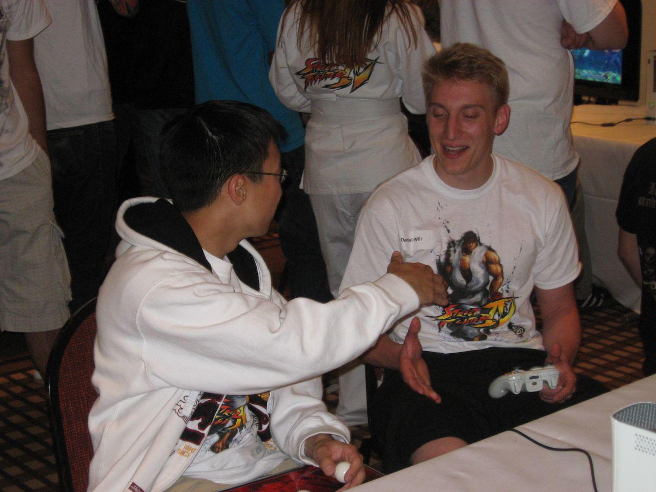 [16/06/2009] Fotos von der deutschen Meisterschaft in Street Fighter 4 (98)