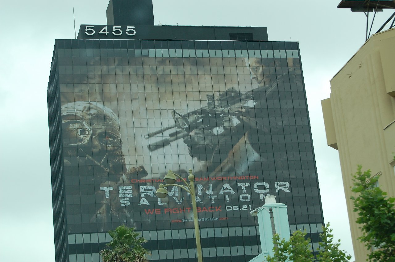 [01/06/2009] Häuserwerbung zum neuen Terminator-Film