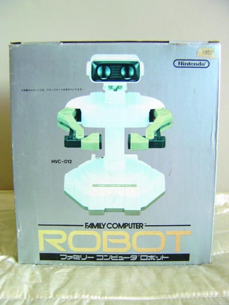 [15/06/2009] R.O.B. - Der kleine Nintendo-Roboter ist Kult. Man konnte ihm nicht viele Aufgaben übertragen, aber heute macht das Ding in jeder Vitrine eine gute Figur. Für R.O.B. müsst ihr aber schon ganz schön tief in die Brieftasche greifen. 