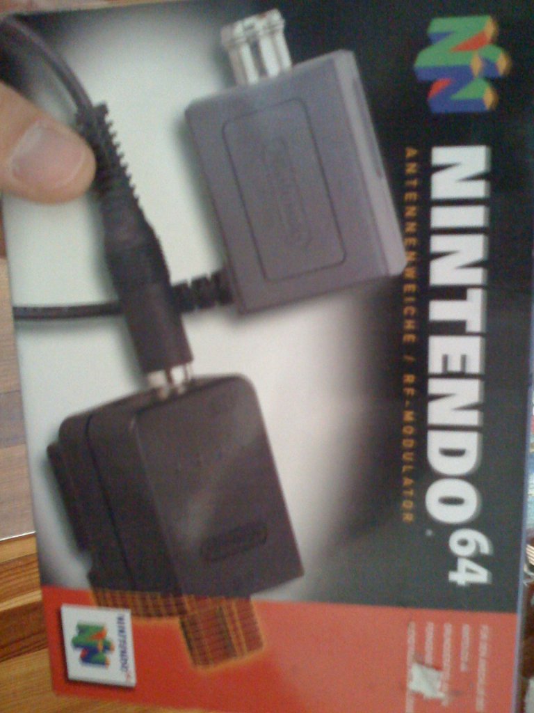 [16/06/2009] Käsig: Die Originalverpackung der N64-Antennenweiche!