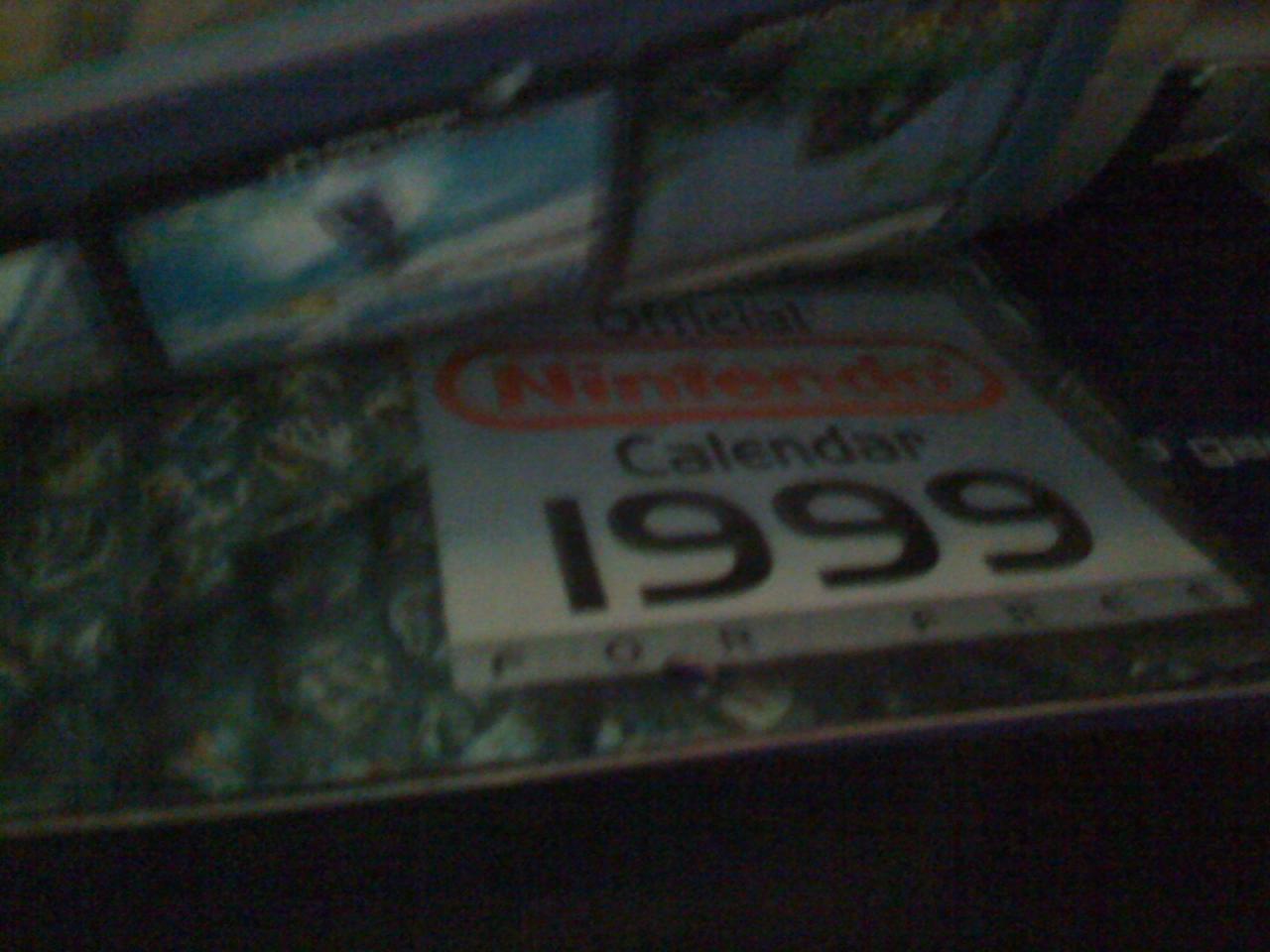 [16/06/2009] Sogar die Kalender sind in seinem Besitz.