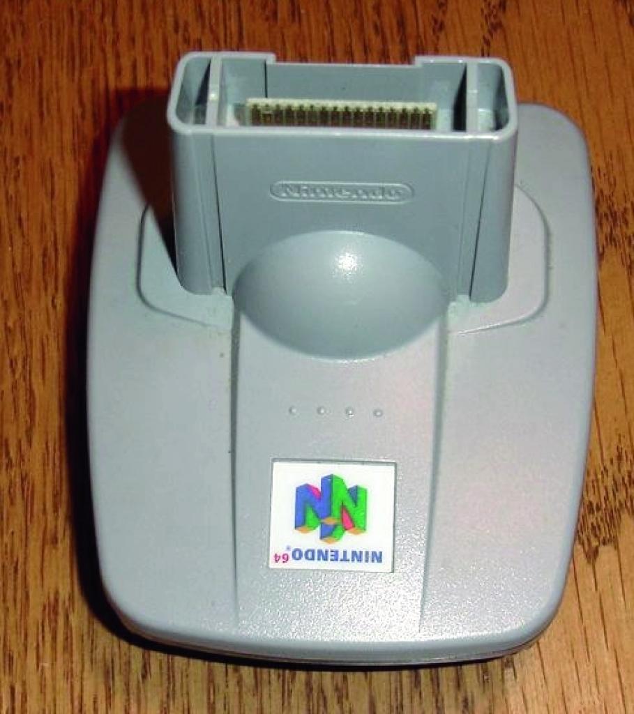 [15/06/2009] Transfer Pak - N64 - Ebenfalls wenig Support erfuhr das Transfer-Pak. Einzig Pokémon und ein paar Sportspiele boten Unterstützung. Für Perfect Dark war mittels Gameboy-Cam eine Gesichtserkennung geplant. Nach einem US-Amoklauf wurde das gestrichen.