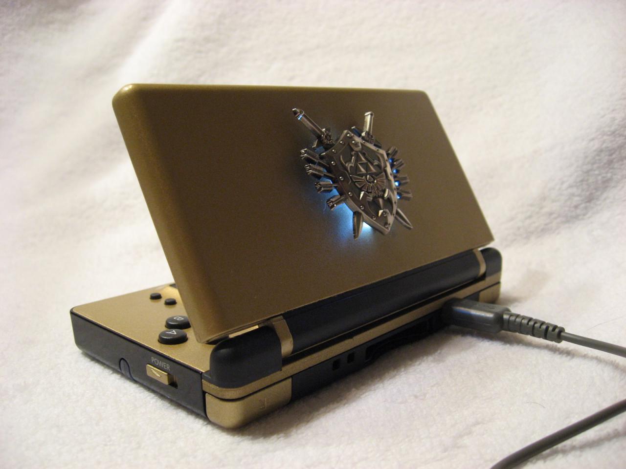 [23/07/2009] Edler Nintendo DS im Zelda-Outfit (2)