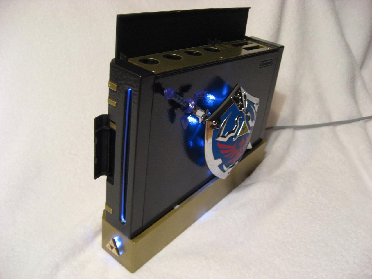 [23/07/2009] Grandiose Zelda-Wii mit Schild und Schwert aus Metall