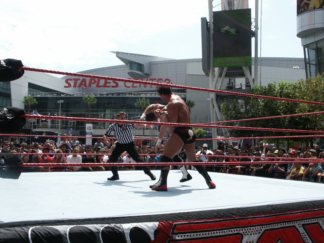 [28/08/2009] WWE Smackdown vs. Raw 2010 - Unsere Impressionen rund um den WWE SummerSlam 2009 aus Los Angeles (27)