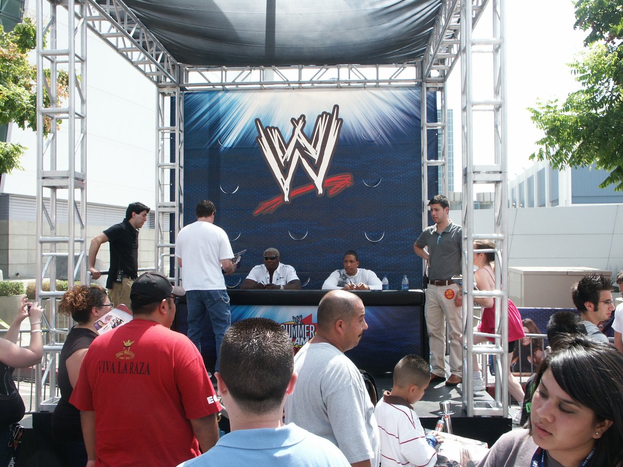 [28/08/2009] WWE Smackdown vs. Raw 2010 - Unsere Impressionen rund um den WWE SummerSlam 2009 aus Los Angeles (29)