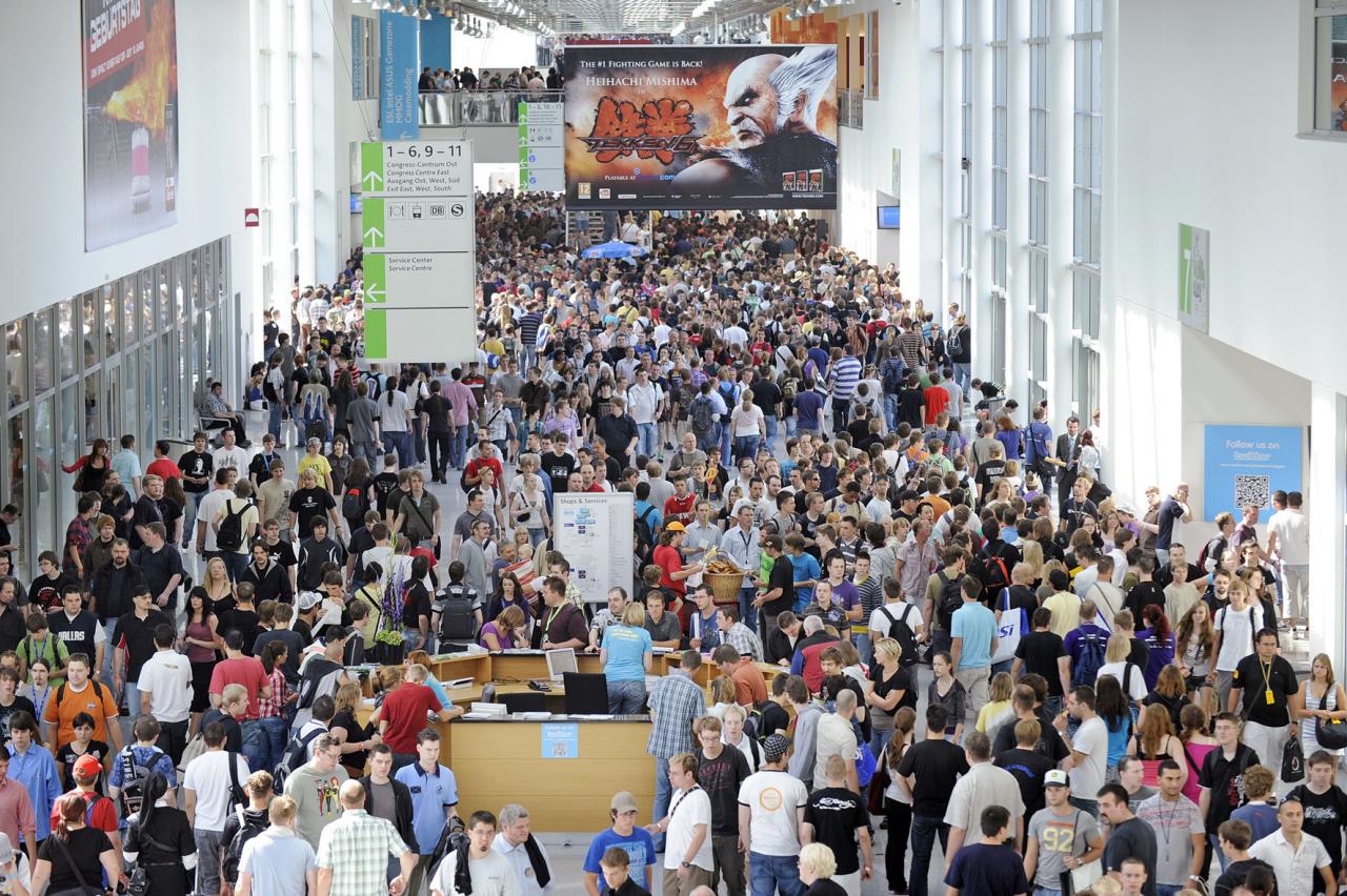 [23/08/2009] Die Besucher strömen durch in die Messe