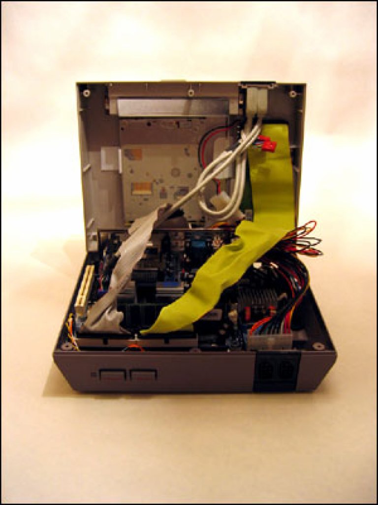 [14/09/2009] PC im NES-Case (2)