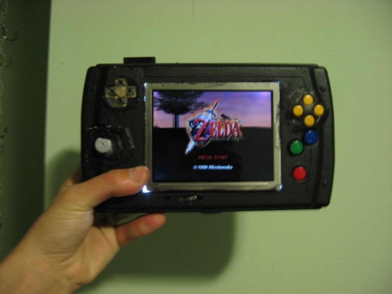 [14/09/2009] Ein tragbares N64? Diese Mod macht es möglich!