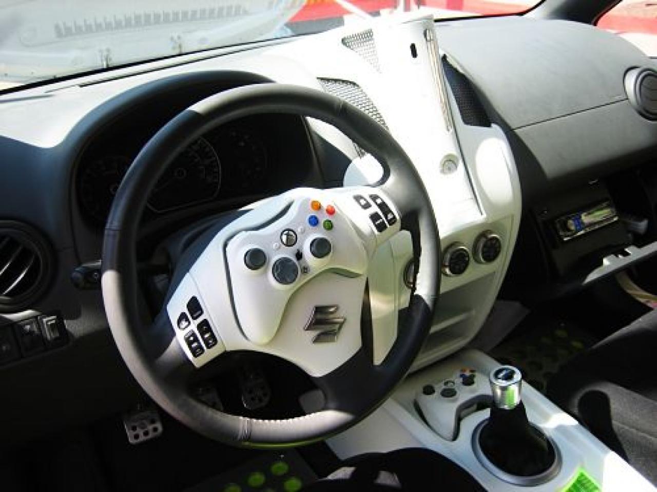[14/09/2009] Eine Xbox 360 im Auto? Diese Mod macht es möglich. Ob man auch mit dem Controller steuern kann?