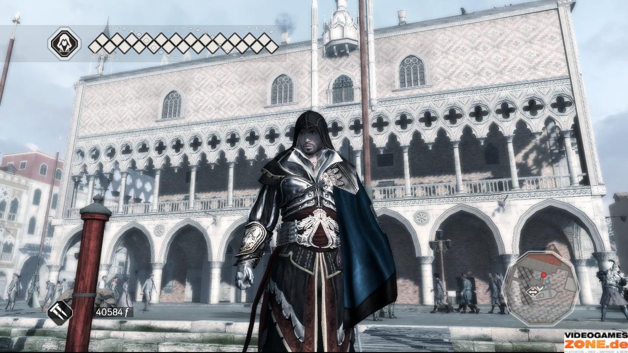 [18/11/2009] Bei eurem ersten Besuch in Monteriggioni führt Ezios Onkel Mario den frisch gebackenen Assassinen in eine geheime Kammer unterhalb der Villa Auditore. Dort ruht seit den Ereignissen aus Assassin‘s Creed die Rüstung des damaligen Protagonisten Altair. Um sie zu erlangen, müsst ihr die sechs Siegel legendärer Mitglieder des Assassinenordens finden und in die Statuen in der Gruft einsetzen. Anschließend darf sich Ezio die Rüstung überstreifen, die mehr Schaden aushält als jede andere Bekleidung und dem Helden einen Gesundheitsbonus verleiht.