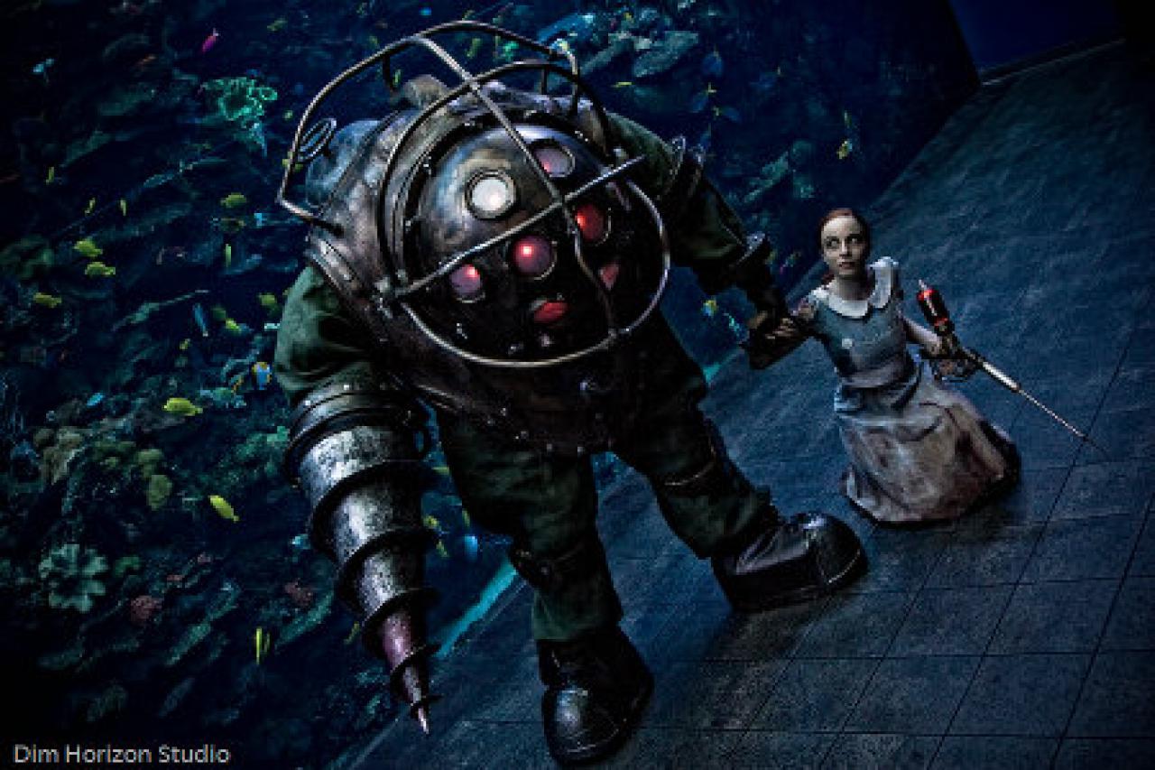 [24/11/2009] Bioshock Cosplay im Unterwasser-Aquarium in Georgia (6)