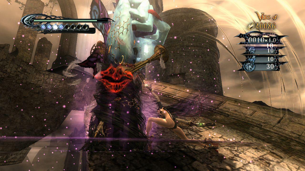 [22/12/2009] Besonders harte Kombos schließt ihr mit so einem Move ab, bei dem Bayonetta ihre Haare zu einer Faust formt.