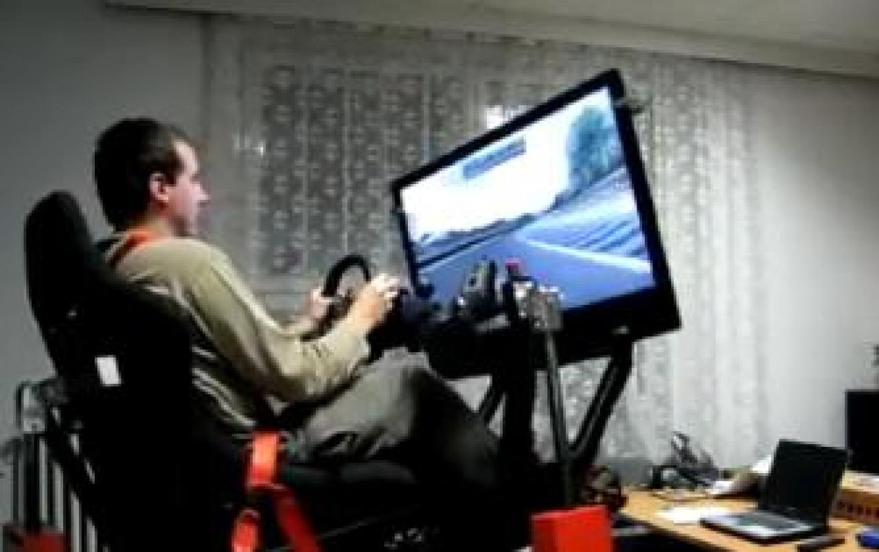 [30/03/2010] Ein selbstgebauter Formel-1-Simulator