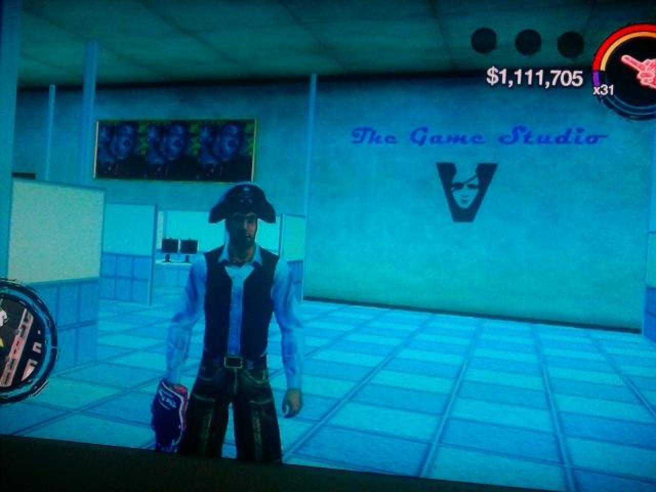 [29/03/2010] Die North Shore Marina Super Mall in Saints Row 2 bietet nicht nur allerhand Geschäfte, die Entwickler von Volition, brachten hier sogar ihr Entwicklerstudio unter. Mit Sühlen, reichlich PCs und etlichen Postern - lustig!
