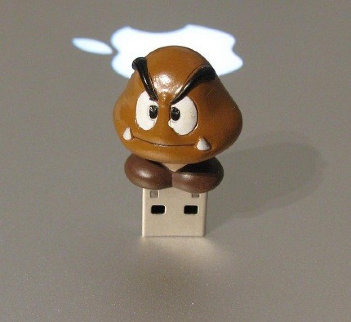 [28/04/2010] Gumba-USB-Stick: Der Super-Mario-Bösewicht als Flash-Speicher. 