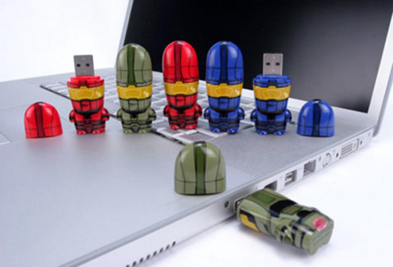 [28/04/2010] Halo-USB-Sticks: Für jeden Halo-Fan interessant, der Master Chief und seine Kollegen aus der Halo-Serie.