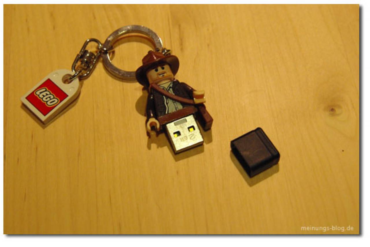 [28/04/2010] Lego Indiana Jones: Den Indy-USB-Stick hängt ihr einfach an euren Schlüsselbund.