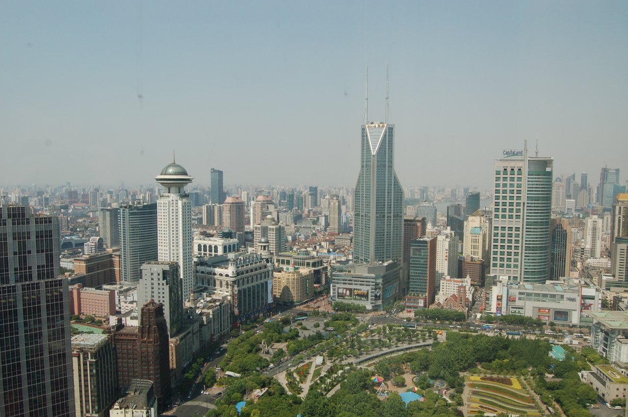 [25/05/2010] Der Ausblick vom Hotelzimmer ist beeindruckend. Die Architektur in der City ist der Wahnsinn! 