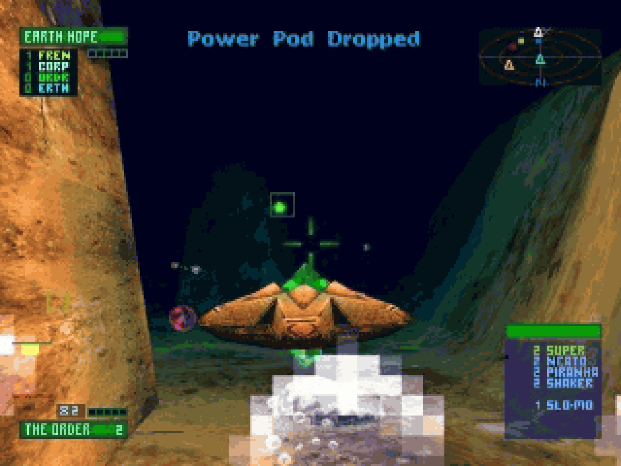[07/06/2010] Critical Depth, 1997Critical Depth ist im Grunde nicht viel mehr als ein Twisted Metal-Klon. Der Spieler wählt zu Beginn zwischen verschiedenen U-Boot-ähnlichen Vehikeln und versucht in verschiedenen Arenen die feindlich gesinnten Kontrahenten zu vernichten. Simpel, aber irgendwie kurzweilig doch unterhaltsam. 